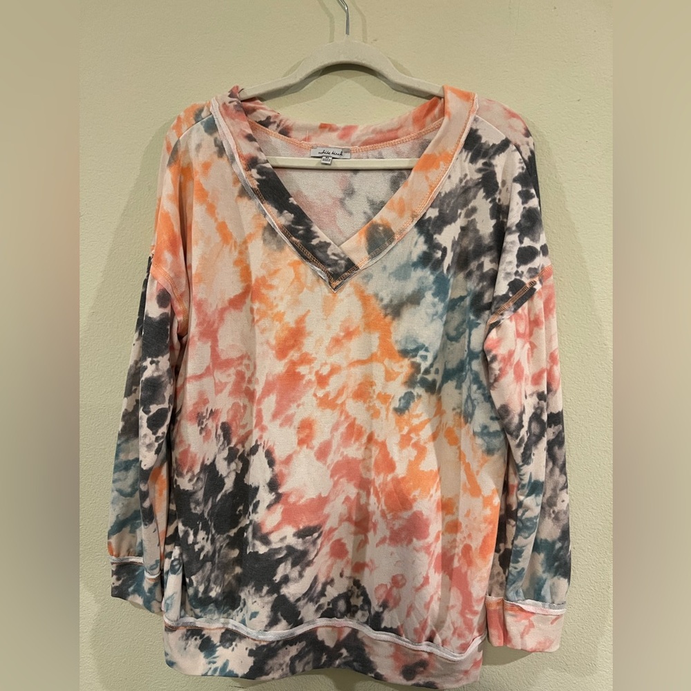 Woman’s XL White Birch sweatshirt V neck tie dye